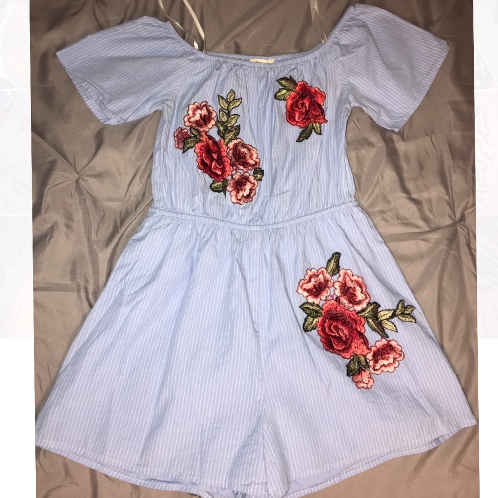 BLUE ROMPER WITH ROSE DETAIL!!